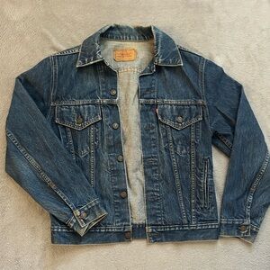VINTAGE Red Tag Levi’s Blue Denim Jacket Made in Canada size 38